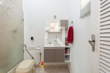 Casa à venda com 368m², 4 quartos e 2 vagasBanheiro Suíte (segundo andar)