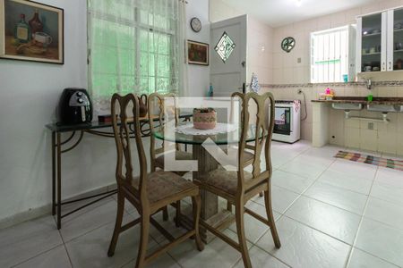 Casa à venda com 368m², 4 quartos e 2 vagasCozinha