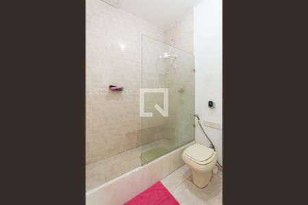 Casa à venda com 368m², 4 quartos e 2 vagasBanheiro Suíte (segundo andar)