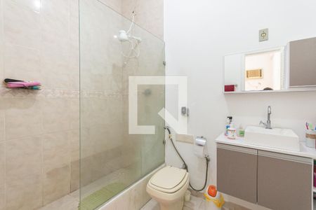 Casa à venda com 368m², 4 quartos e 2 vagasBanheiro Suíte (segundo andar)