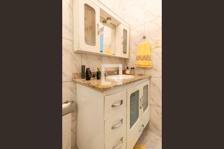 Casa à venda com 368m², 4 quartos e 2 vagasBanheiro (segundo andar)