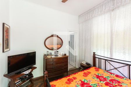 Casa à venda com 368m², 4 quartos e 2 vagasSuíte (segundo andar)