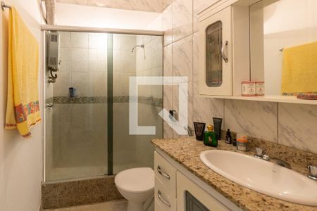 Casa à venda com 368m², 4 quartos e 2 vagasBanheiro (segundo andar)