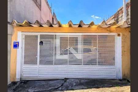 Casa à venda com 144m², 2 quartos e 2 vagas Casa à venda com 144m², 2 quartos e 2 vagasFachada