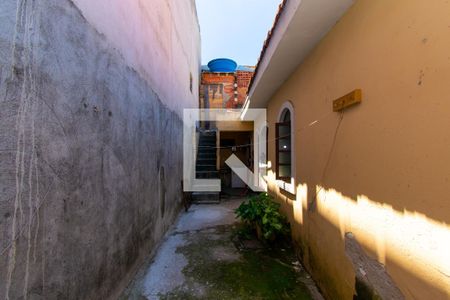 Casa à venda com 144m², 2 quartos e 2 vagas Casa à venda com 144m², 2 quartos e 2 vagasCorredor externo