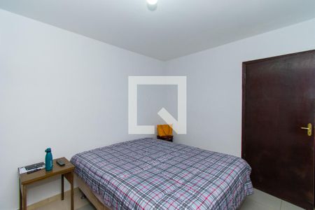 Casa à venda com 144m², 2 quartos e 2 vagas Casa à venda com 144m², 2 quartos e 2 vagasSuíte