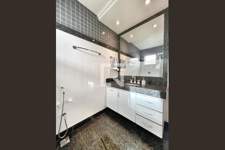 Casa à venda com 450m², 5 quartos e 4 vagasBanheiro