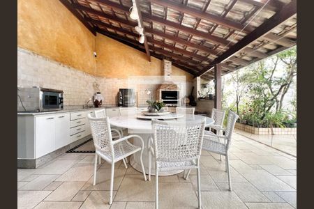 Casa à venda com 450m², 5 quartos e 4 vagasVaranda