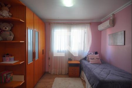 Casa à venda com 220m², 4 quartos e 2 vagas Casa à venda com 220m², 4 quartos e 2 vagasQuarto 4