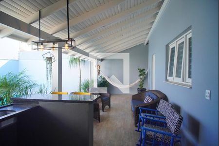 Casa à venda com 220m², 4 quartos e 2 vagas Casa à venda com 220m², 4 quartos e 2 vagasÁrea gourmet
