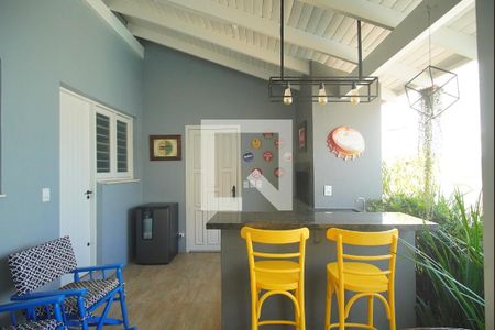Casa à venda com 220m², 4 quartos e 2 vagas Casa à venda com 220m², 4 quartos e 2 vagasÁrea gourmet