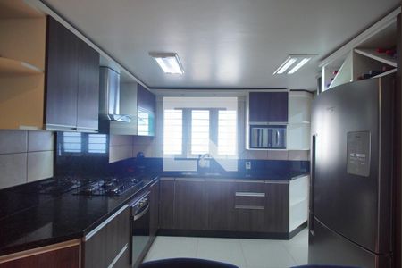 Casa à venda com 220m², 4 quartos e 2 vagas Casa à venda com 220m², 4 quartos e 2 vagasCozinha