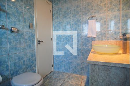 Casa à venda com 220m², 4 quartos e 2 vagas Casa à venda com 220m², 4 quartos e 2 vagasBanheiro da suíte
