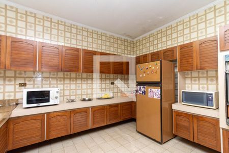 Casa à venda com 530m², 5 quartos e 5 vagas Casa à venda com 530m², 5 quartos e 5 vagasCozinha