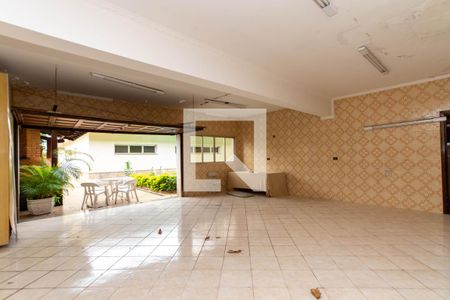 Casa à venda com 530m², 5 quartos e 5 vagas Casa à venda com 530m², 5 quartos e 5 vagasÁrea comum