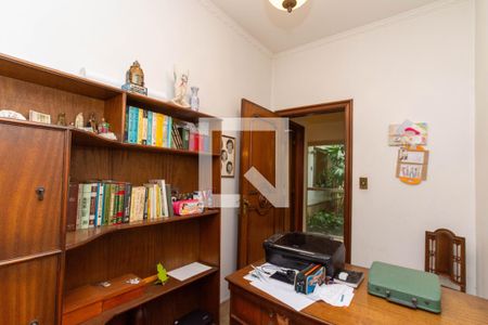 Casa à venda com 530m², 5 quartos e 5 vagas Casa à venda com 530m², 5 quartos e 5 vagasEscritório