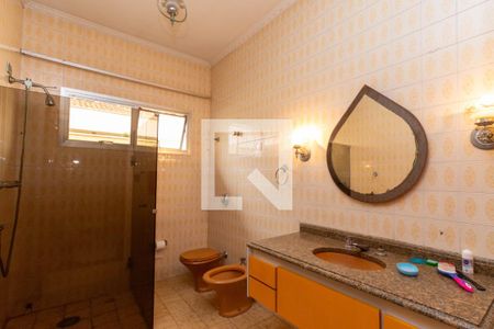 Casa à venda com 530m², 5 quartos e 5 vagas Casa à venda com 530m², 5 quartos e 5 vagasBanheiro Corredor