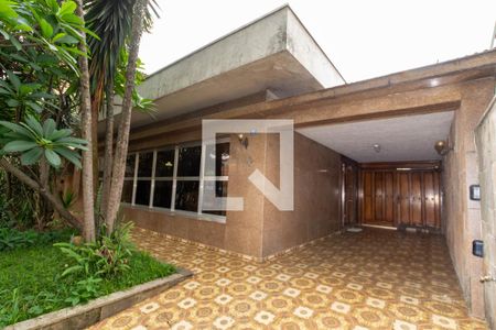 Casa à venda com 530m², 5 quartos e 5 vagas Casa à venda com 530m², 5 quartos e 5 vagasGaragem