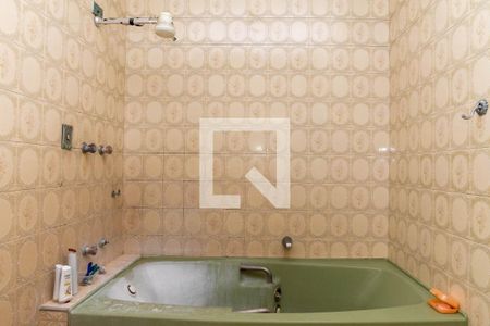 Casa à venda com 530m², 5 quartos e 5 vagas Casa à venda com 530m², 5 quartos e 5 vagasBanheiro da Suíte 2