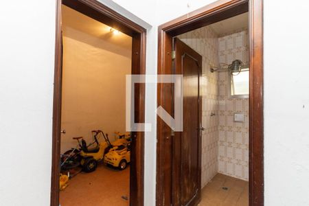 Casa à venda com 530m², 5 quartos e 5 vagas Casa à venda com 530m², 5 quartos e 5 vagasQuarto de Serviço
