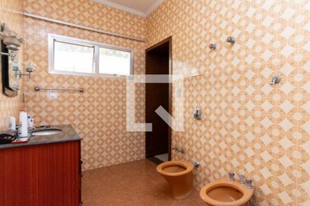 Casa à venda com 530m², 5 quartos e 5 vagas Casa à venda com 530m², 5 quartos e 5 vagasBanheiro da Suíte 1