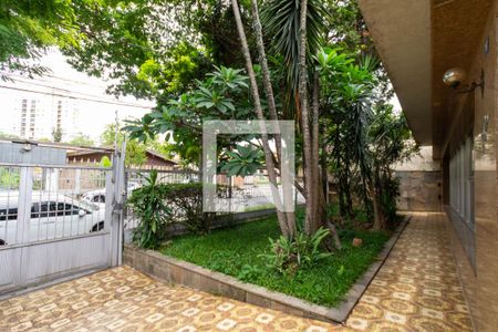 Casa à venda com 530m², 5 quartos e 5 vagas Casa à venda com 530m², 5 quartos e 5 vagasJardim