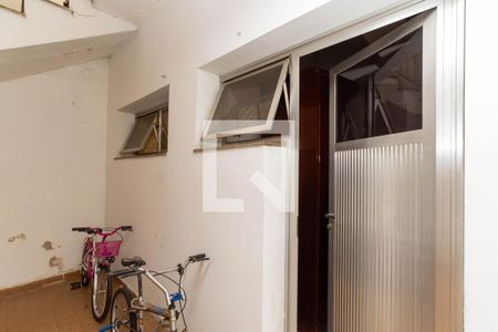 Casa à venda com 530m², 5 quartos e 5 vagas Casa à venda com 530m², 5 quartos e 5 vagasDespensa