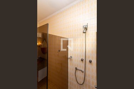 Casa à venda com 530m², 5 quartos e 5 vagas Casa à venda com 530m², 5 quartos e 5 vagasBanheiro Corredor