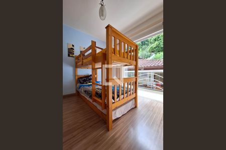Casa à venda com 160m², 4 quartos e 3 vagas Casa à venda com 160m², 4 quartos e 3 vagasQuarto 1