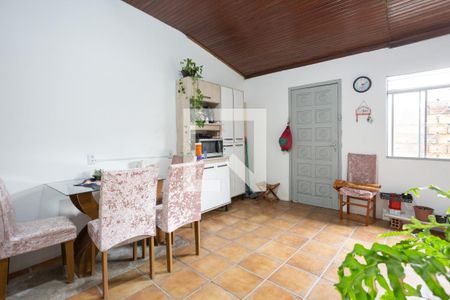 Casa à venda com 100m², 4 quartos e 1 vaga Casa à venda com 100m², 4 quartos e 1 vagaCozinha