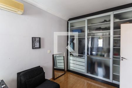 Casa à venda com 600m², 5 quartos e 15 vagas Casa à venda com 600m², 5 quartos e 15 vagasQuarto 2