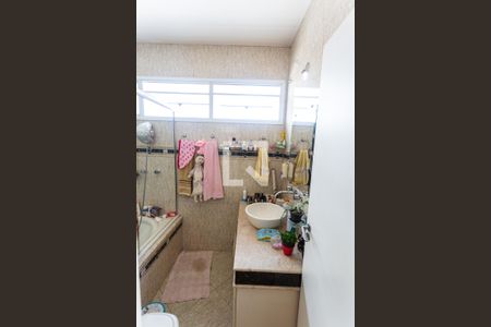 Casa à venda com 600m², 5 quartos e 15 vagas Casa à venda com 600m², 5 quartos e 15 vagasBanheiro 1 da Suíte
