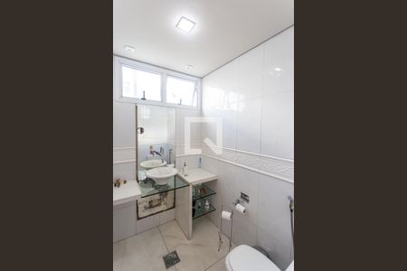 Casa à venda com 600m², 5 quartos e 15 vagas Casa à venda com 600m², 5 quartos e 15 vagasLavabo