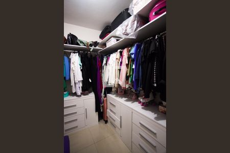 Apartamento à venda com 130m², 4 quartos e 2 vagasCloset