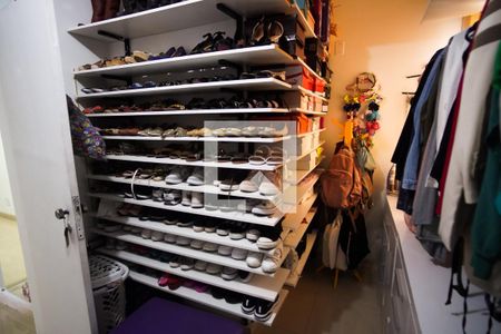 Apartamento à venda com 130m², 4 quartos e 2 vagasCloset