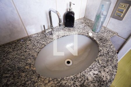 Apartamento à venda com 130m², 4 quartos e 2 vagasBanheiro do quarto 2