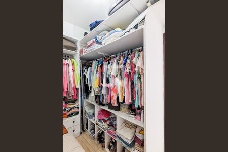 Casa à venda com 213m², 3 quartos e 5 vagasCloset da suíte