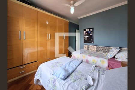 Casa à venda com 250m², 4 quartos e 6 vagas Casa à venda com 250m², 4 quartos e 6 vagasQuarto 3