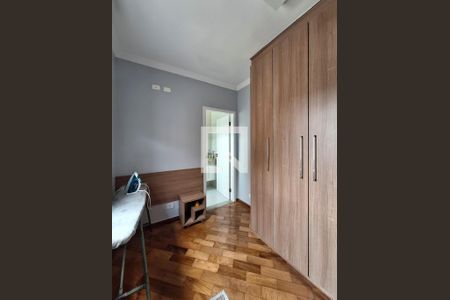 Casa à venda com 250m², 4 quartos e 6 vagas Casa à venda com 250m², 4 quartos e 6 vagasQuarto 2