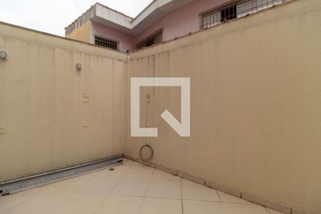 Casa à venda com 180m², 3 quartos e 4 vagas Casa à venda com 180m², 3 quartos e 4 vagasQuintal