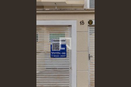 Casa à venda com 180m², 3 quartos e 4 vagas Casa à venda com 180m², 3 quartos e 4 vagasFachada com a Plaquinha Instalada