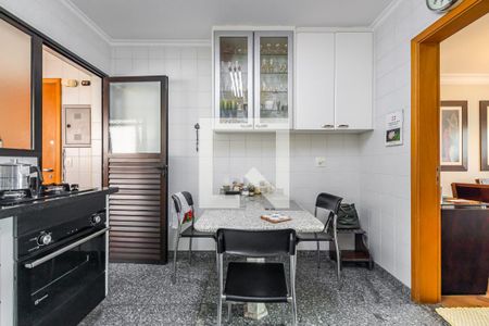 Apartamento à venda com 148m², 4 quartos e 3 vagasCozinha