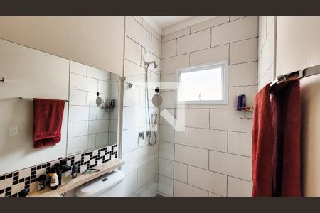 Casa de condomínio à venda com 445m², 3 quartos e 2 vagas Casa de condomínio à venda com 445m², 3 quartos e 2 vagasBanheiro da Suíte 2