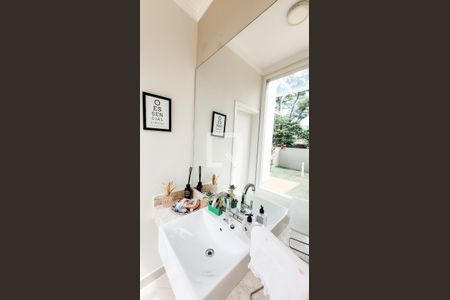 Casa de condomínio à venda com 445m², 3 quartos e 2 vagas Casa de condomínio à venda com 445m², 3 quartos e 2 vagasLavabo