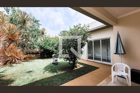 Casa de condomínio à venda com 445m², 3 quartos e 2 vagas Casa de condomínio à venda com 445m², 3 quartos e 2 vagasQuintal