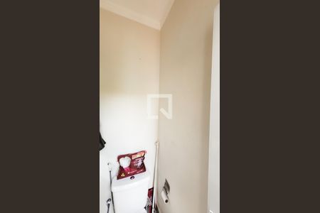 Casa de condomínio à venda com 445m², 3 quartos e 2 vagas Casa de condomínio à venda com 445m², 3 quartos e 2 vagasBanheiro de serviço