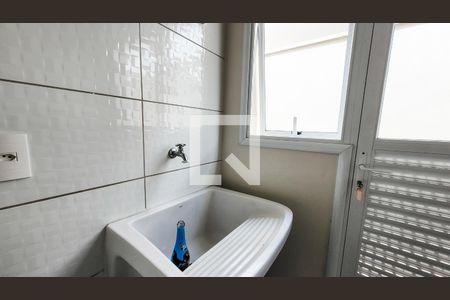 Casa de condomínio à venda com 445m², 3 quartos e 2 vagas Casa de condomínio à venda com 445m², 3 quartos e 2 vagasÁrea de Serviço