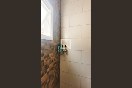 Casa de condomínio à venda com 445m², 3 quartos e 2 vagas Casa de condomínio à venda com 445m², 3 quartos e 2 vagasBanheiro da Suíte Master