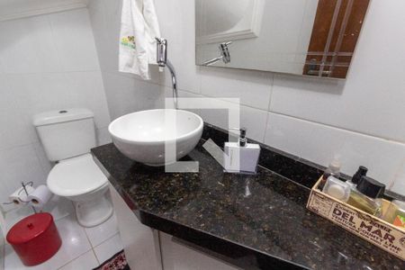 Casa à venda com 77m², 3 quartos e 2 vagas Casa à venda com 77m², 3 quartos e 2 vagasLavabo