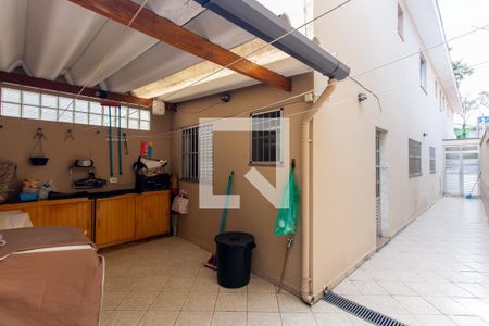 Casa à venda com 171m², 3 quartos e 4 vagas Casa à venda com 171m², 3 quartos e 4 vagasQuintal